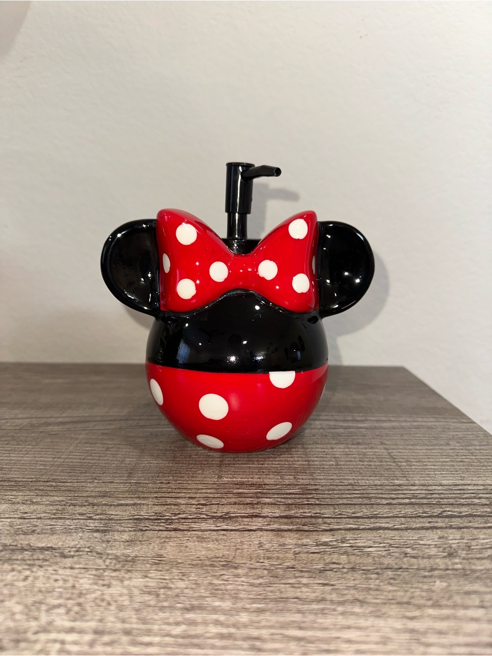 Disney Minnie Mouse Ceramic Soap Lotion Dispenser Red Polka Dot Bow 4015677